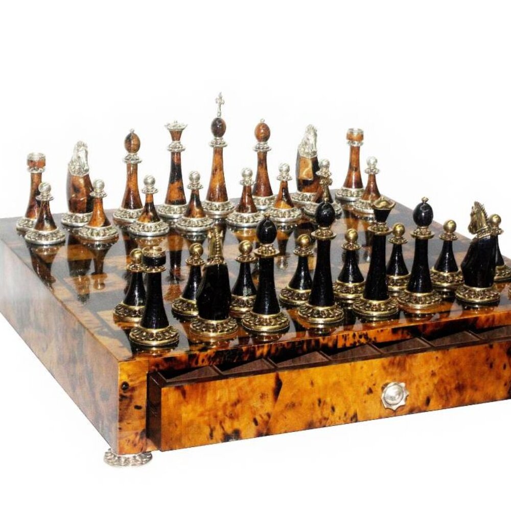 YELLOW TIGER PEN CHESS SET